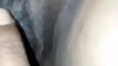 Wife's XXX slit is so sexy that Indian man can't stop staring at it