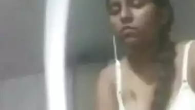 Today Exclusive- Sexy Lankan Girl Showing Her Boobs And Pussy On Video Call Part 4