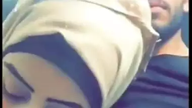 Short Desi mms clip of Indian gal caught sucking lover's dick in car
