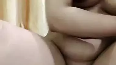 Pretty Indian wife nude fingering viral video call