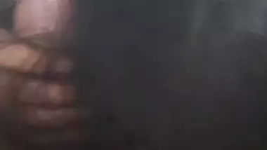 Slut babe sucks her sleeping BF’s dick in Indian blowjob porn