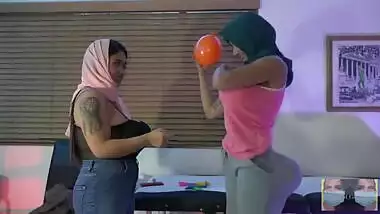 What? Balloon Stuffings in boobs and ass? How can this be with 2 women!?