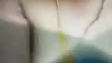 Desi cute girl showing her boobs