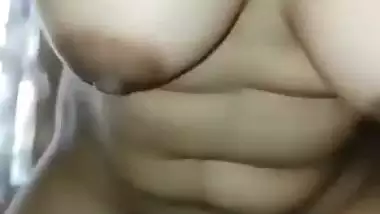 An 18-year-old girl tries a big dick in the Telugu sex video