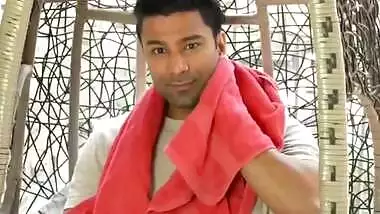 SHRUTI IYER TOO HOT TO HANDLE IN SAREE