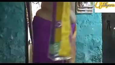 Indian buty women saree wearing