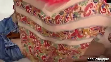 Desi Indian sexy bhabhi did not pay the rent of the house, then the owner of the house gave her a wonderful fuck hindi audio