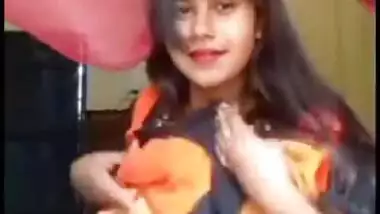 Webcam video of Desi wife revealing her beautiful XXX parts