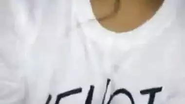 Cute Desi girlfriend kissing & boob pressing hindi audio