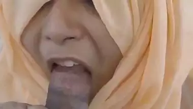 Karachi lady’s Pakistani blowjob and cum swallowing