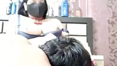 Hot Bhabhi shiny showing her boobs Kya mast boobs Hai