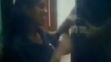 Hot Blowjob Video Of Secretary Recorded Inside Office At Chennai