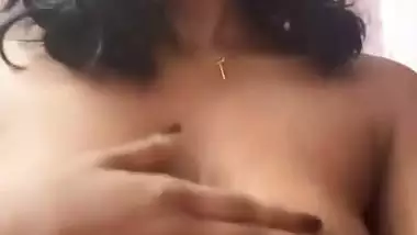 Solo nude videos of hot girlfriend fingering cunt
