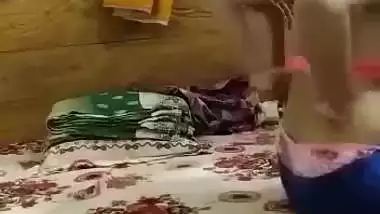 Bengali girlfriend boob press and viral sex MMS