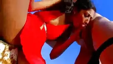 Sexy Indian teen ne beach par chudwaya - HD BF