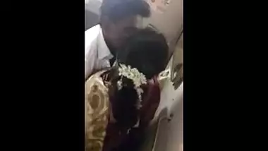 Tamil mms scandals of big boobs bhabhi doing outdoor sex in running train