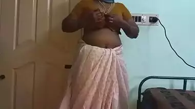 Indian Hot Mallu Aunty Nude Selfie And Fingering For father in law