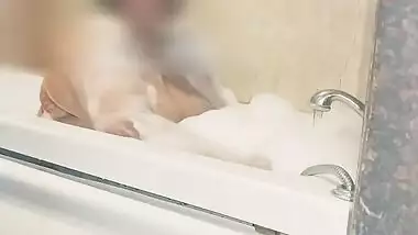 Huge Boobs In Indian Bbw Aunty Taking Shower In Bathtub Showing Her And Ass