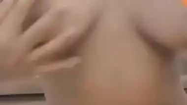 Nude ass showing Indian girl in horny mood for sex