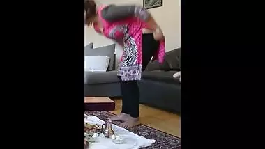 Desi Girl Deep Cleavage and Hot Leggins getting down from BUTT