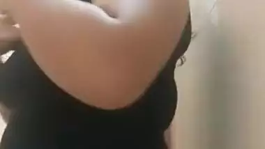 Today Exclusive -hot Indian Girl Shows Her Big Boobs