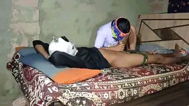 Bhabhi ko raat me jor se choda in house Hindi audio. step sister ki chudai.