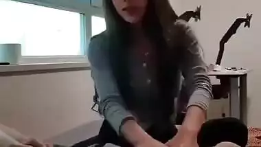 Sexy Masseur Girl Giving Handjob Fuck With Client Don’t Miss!!