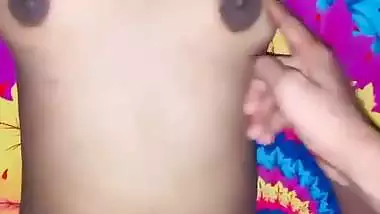 Guy plays with GF’s small boobs in Bengali sex video