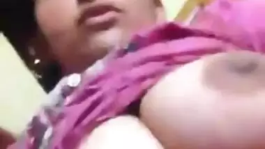 Hot desi aunt wide navel and hot big boobs and pussy show video call