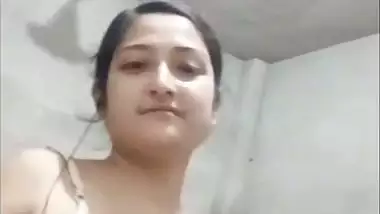 Cute big ass bhabhi striptease nude viral MMS