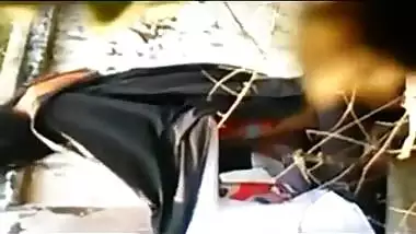 HD sex video of a young couple enjoying a quick outdoor fuck