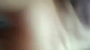 Local lovers from Srilanka fucking inside auto rickshaw