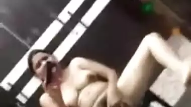 Desi Concupiscent housewife groaning sex action on cam