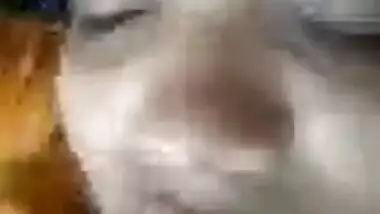 Desi XXX wife in a yellow sari flashes her tits in amateur solo sex video