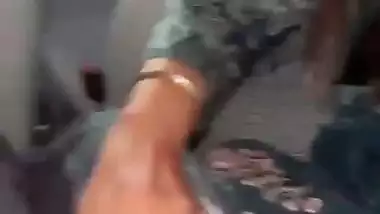 Horny lady’s outdoor blowjob makes her guy cum in the car