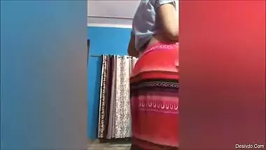 Hot desi aunty getting ready