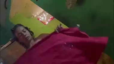 Mature mom after bath naked show before dressing