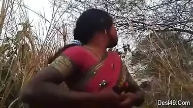 Exclusive- Desi Randi Bhabhi Outdoor Blowjob And Ridding Customer Dick Part 2