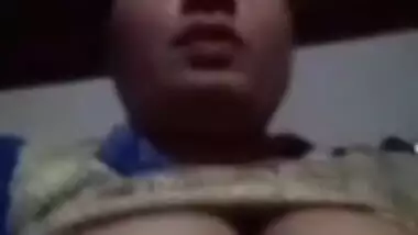 Panjabi Bhabi Showing Boobs