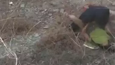 Randi Desi MILF has craving vagina humped by XXX man in the field